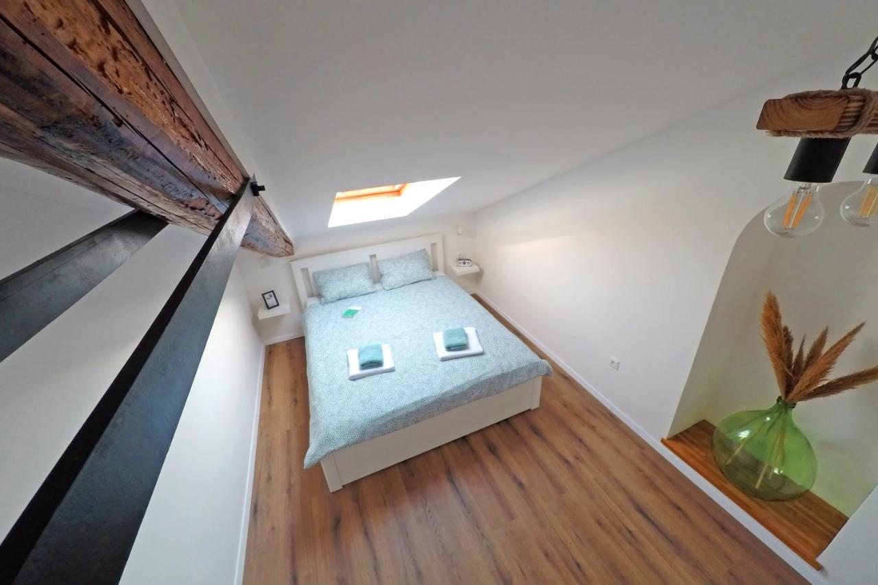 Apartment Emma โปเรช ภายนอก รูปภาพ