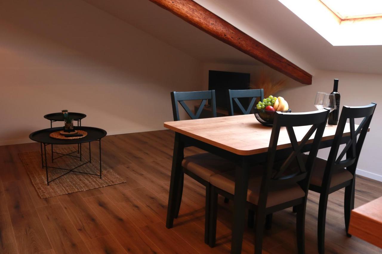 Apartment Emma โปเรช ภายนอก รูปภาพ