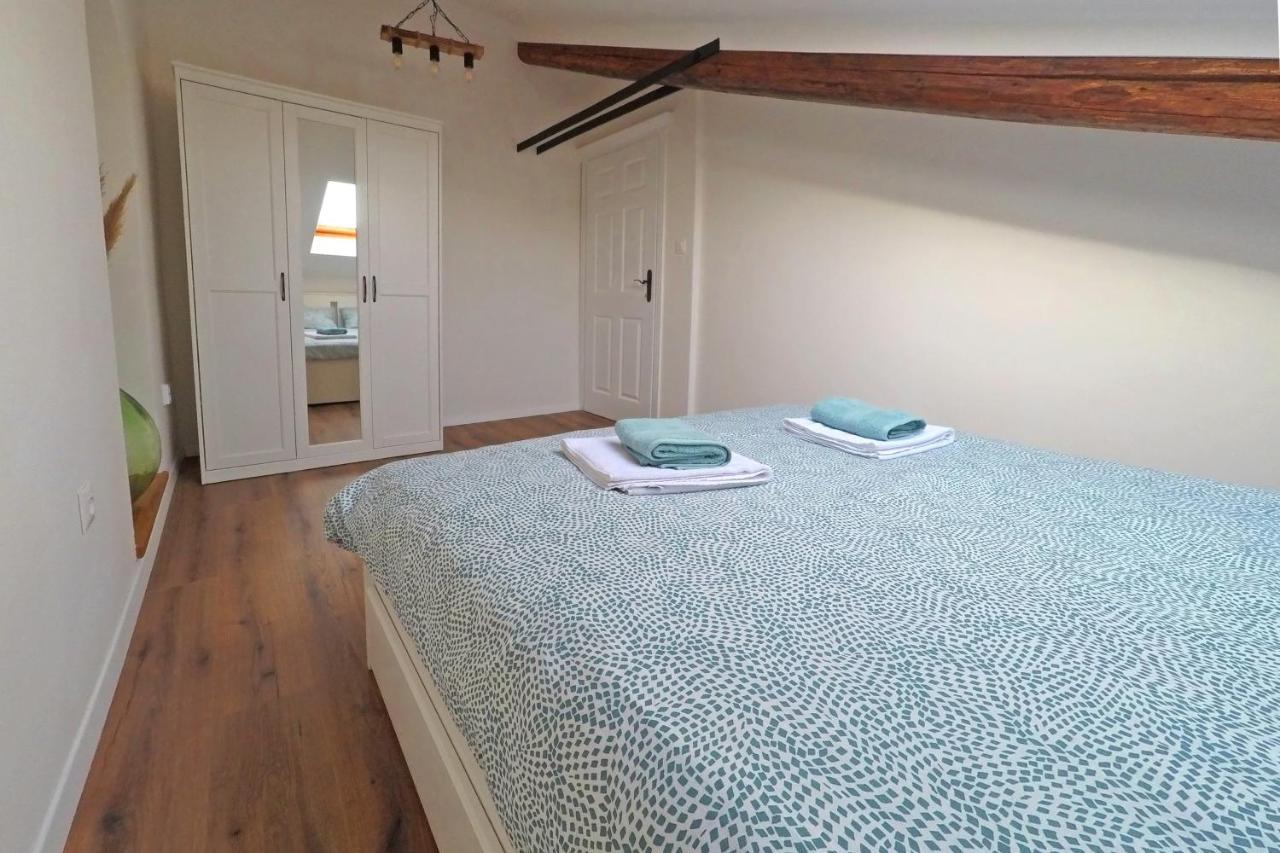 Apartment Emma โปเรช ภายนอก รูปภาพ
